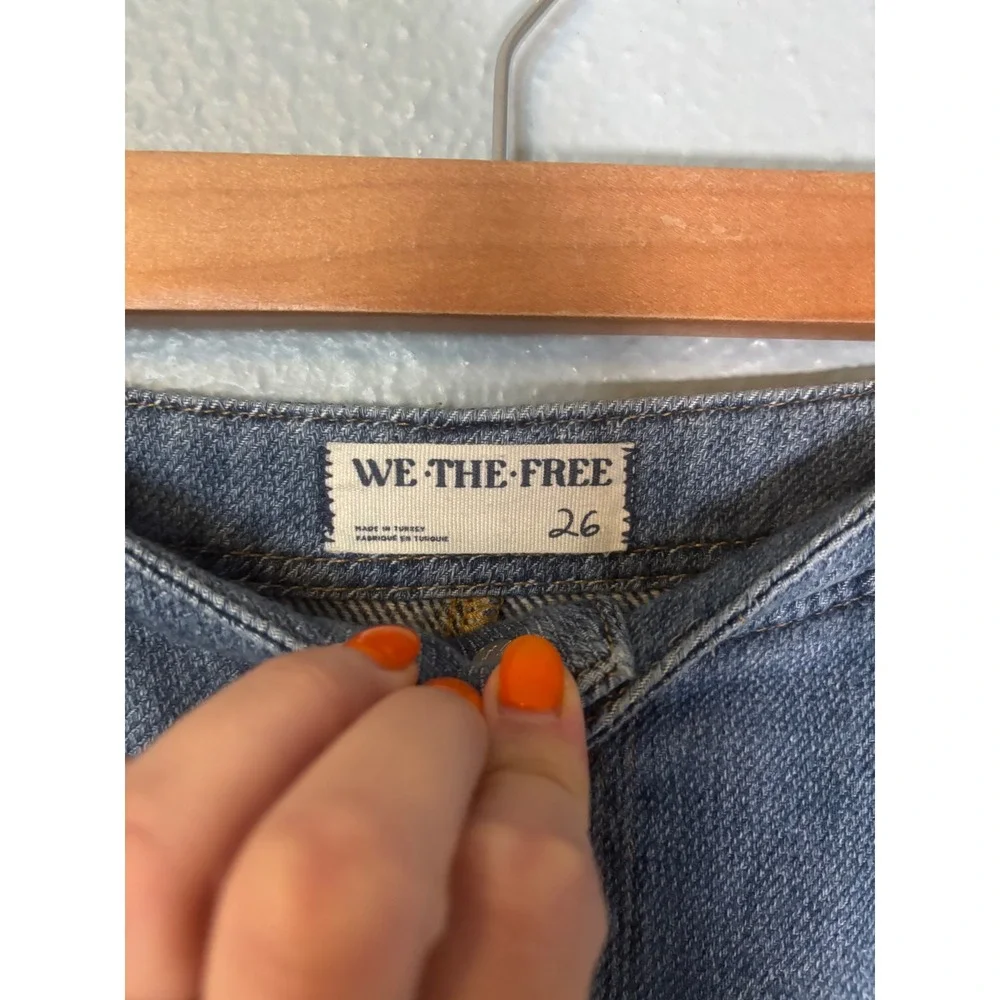 We The Free Osaka Mid Rise Barrel Jeans Light Wash Button Fly Size 26